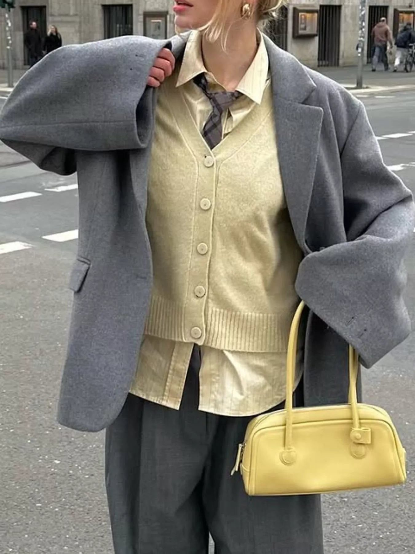 Sarah Express Women's Casual Knit Button-Down Cardigan