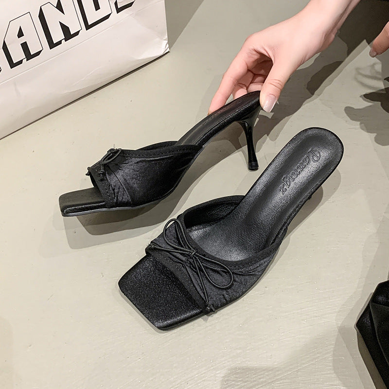 Sarah Express Bowtie Peep-Toe Sandals Black