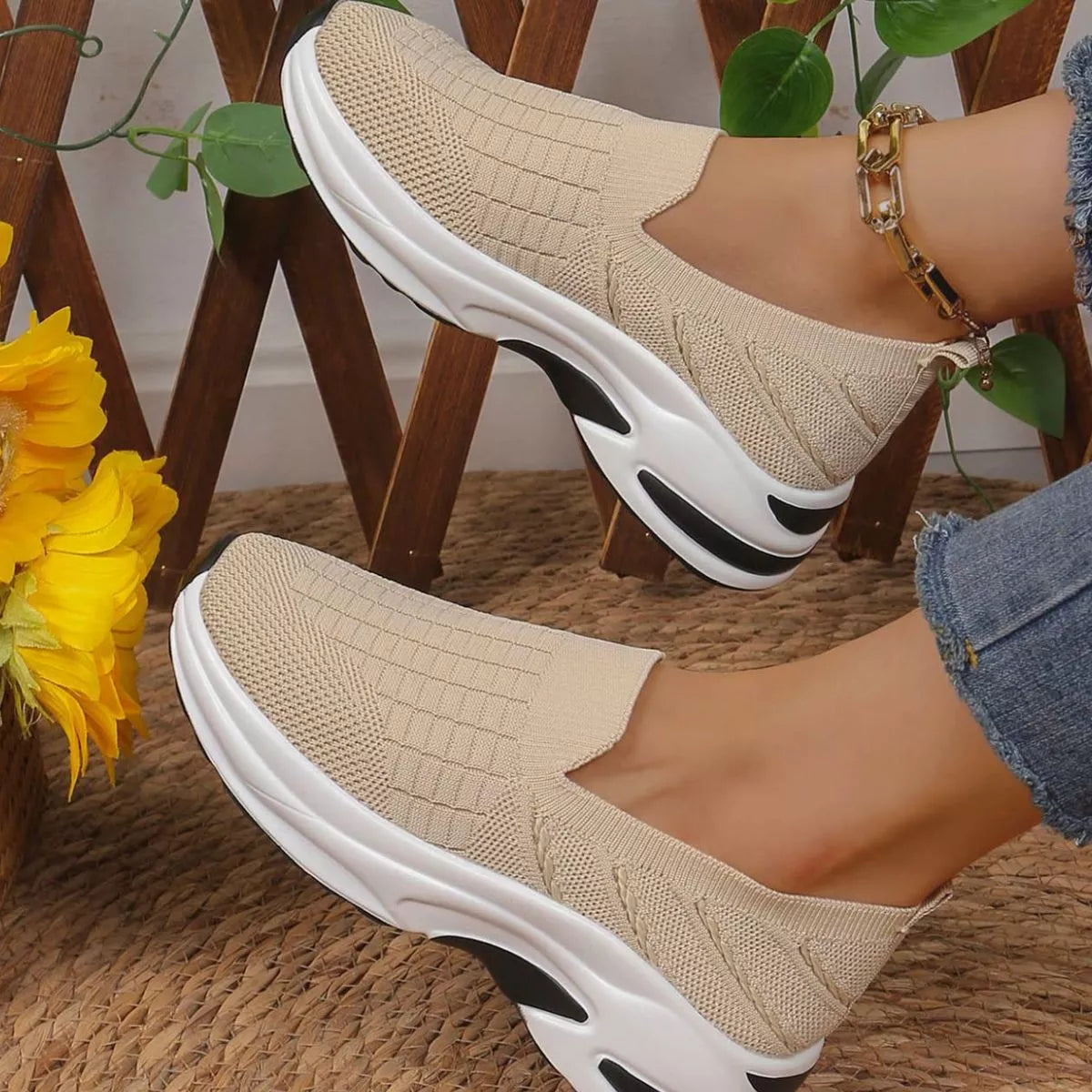 Sarah Express Women's Round Toe Mesh Slip-Ons