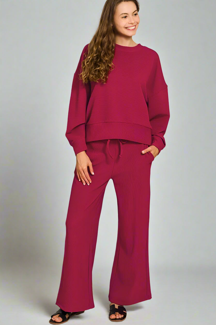 Sarah Express women’s ribbed two-piece lounge set with a round neck pullover top and matching drawstring pants.