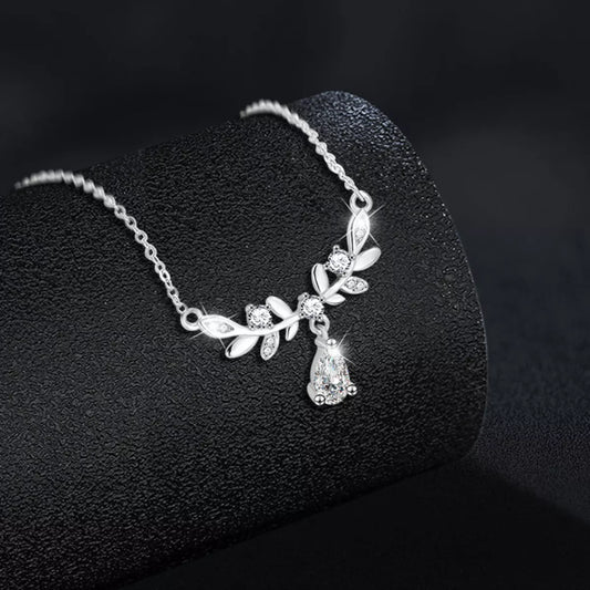 Sarah Express Women's 925 Sterling Silver Moissanite Leaf Necklace