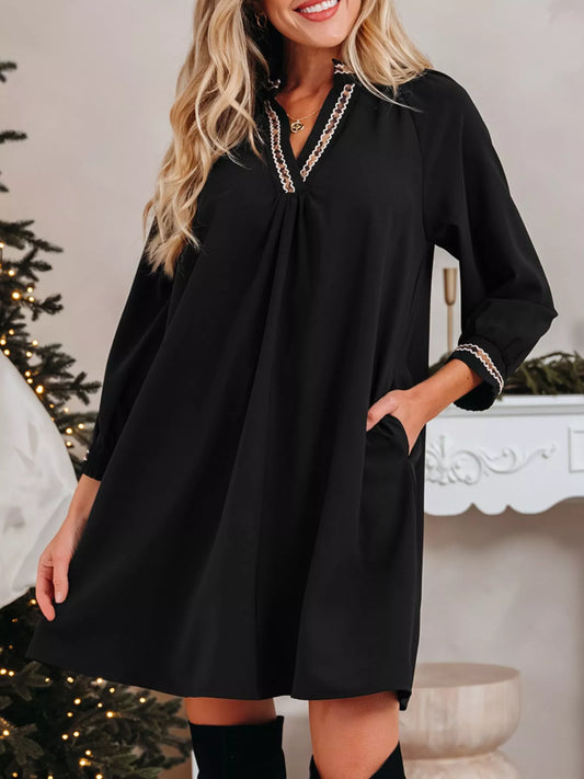 Sarah Express Women's Contrast Trim Bracelet Sleeve Shift Mini Dress