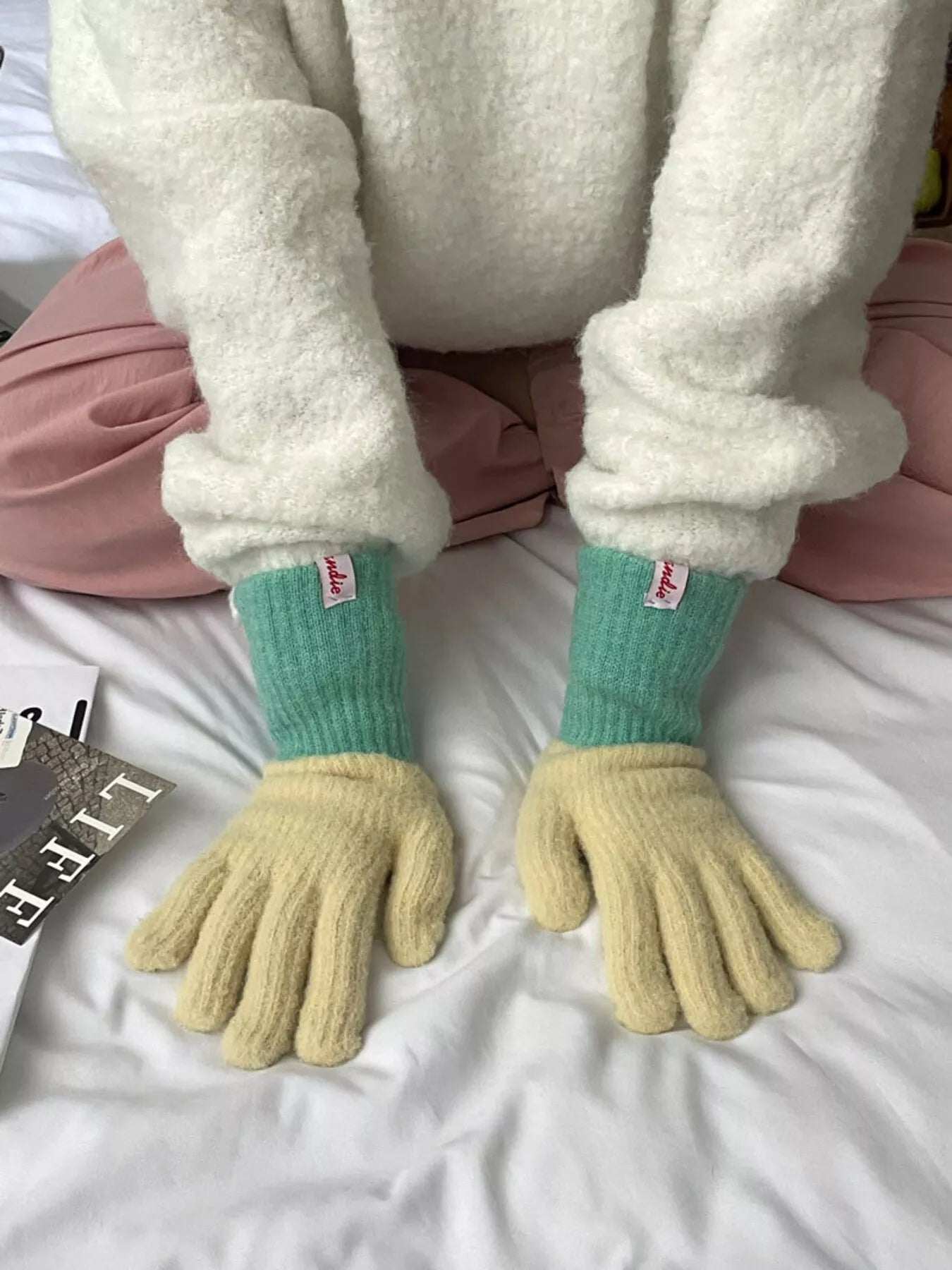 Sarah Express Women's Cozy Knit Gloves with Ribbed Cuff