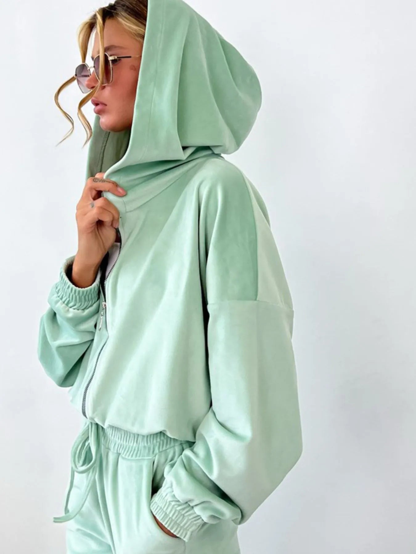 Sarah Express Women's Zip Up Long Sleeve Top and Pants Set