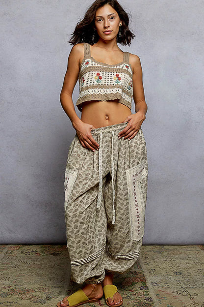 Sarah Express Women's Floral Embroidered Cropped Crochet Cami with Scalloped Hem