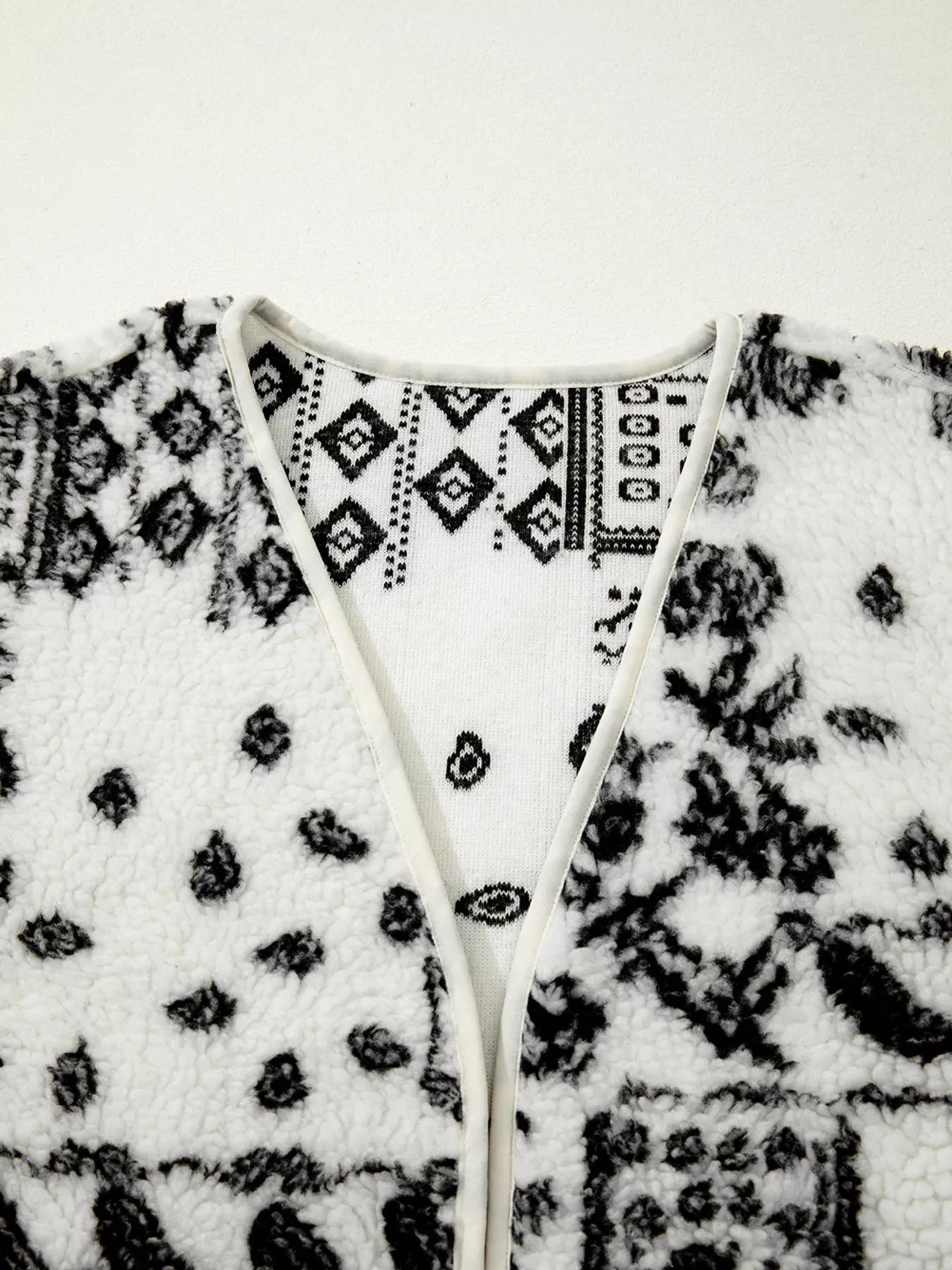 Sarah Express Women's Sherpa Paisley Print Pocketed Western Fashion Vest Jacket