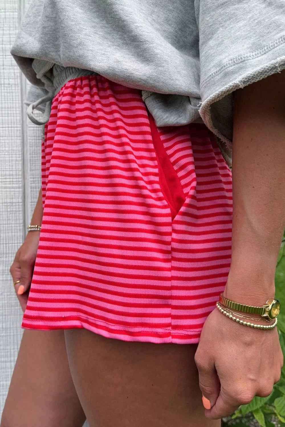 Sarah Express Women's Stripe Contrast Elastic Waist Casual Ribbed Shorts