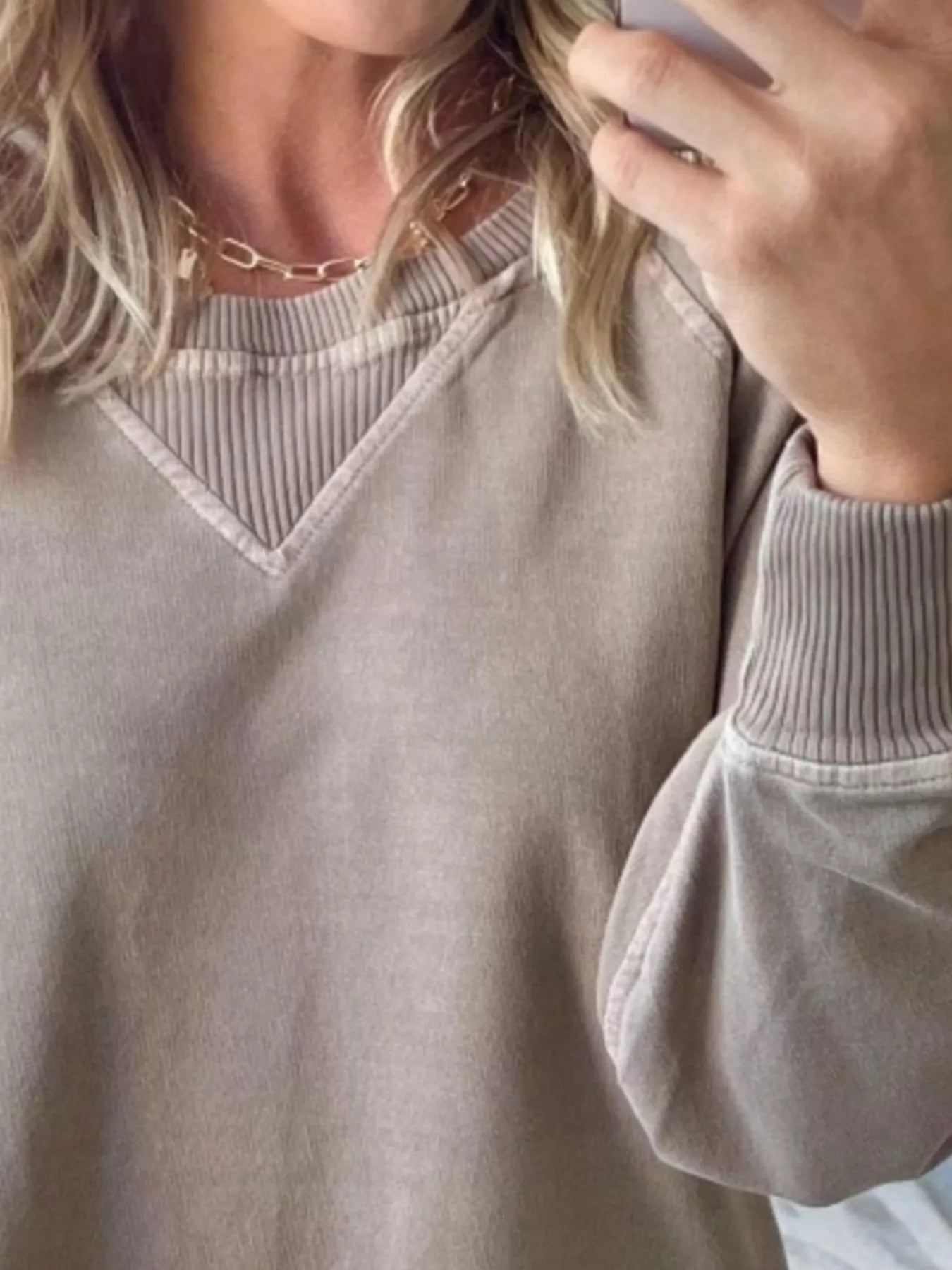 Sarah Express Women's Crew Neck Raglan Sleeve Sweatshirt - Casual Pullover Top