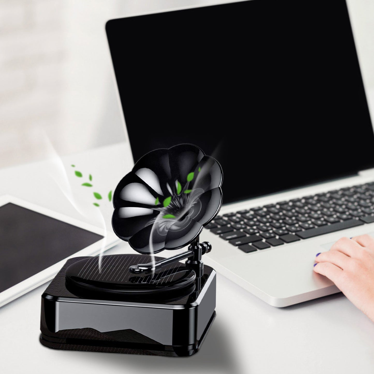 Sarah Express Solar Powered Car Aromatherapy Diffuser - Retro Record Player Design Car Air Freshener