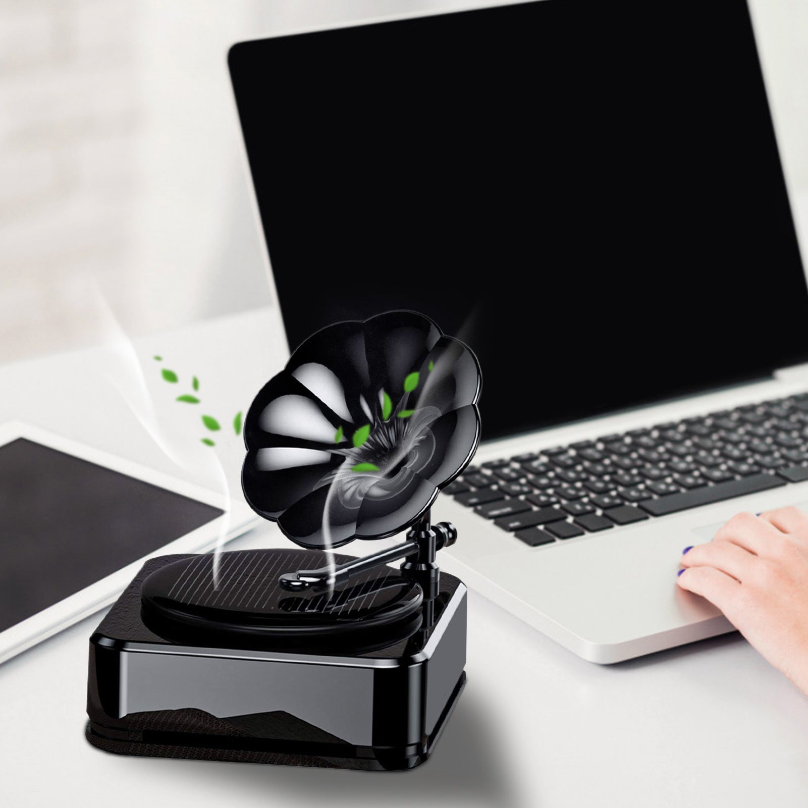 Sarah Express Solar Powered Car Aromatherapy Diffuser - Retro Record Player Design Car Air Freshener