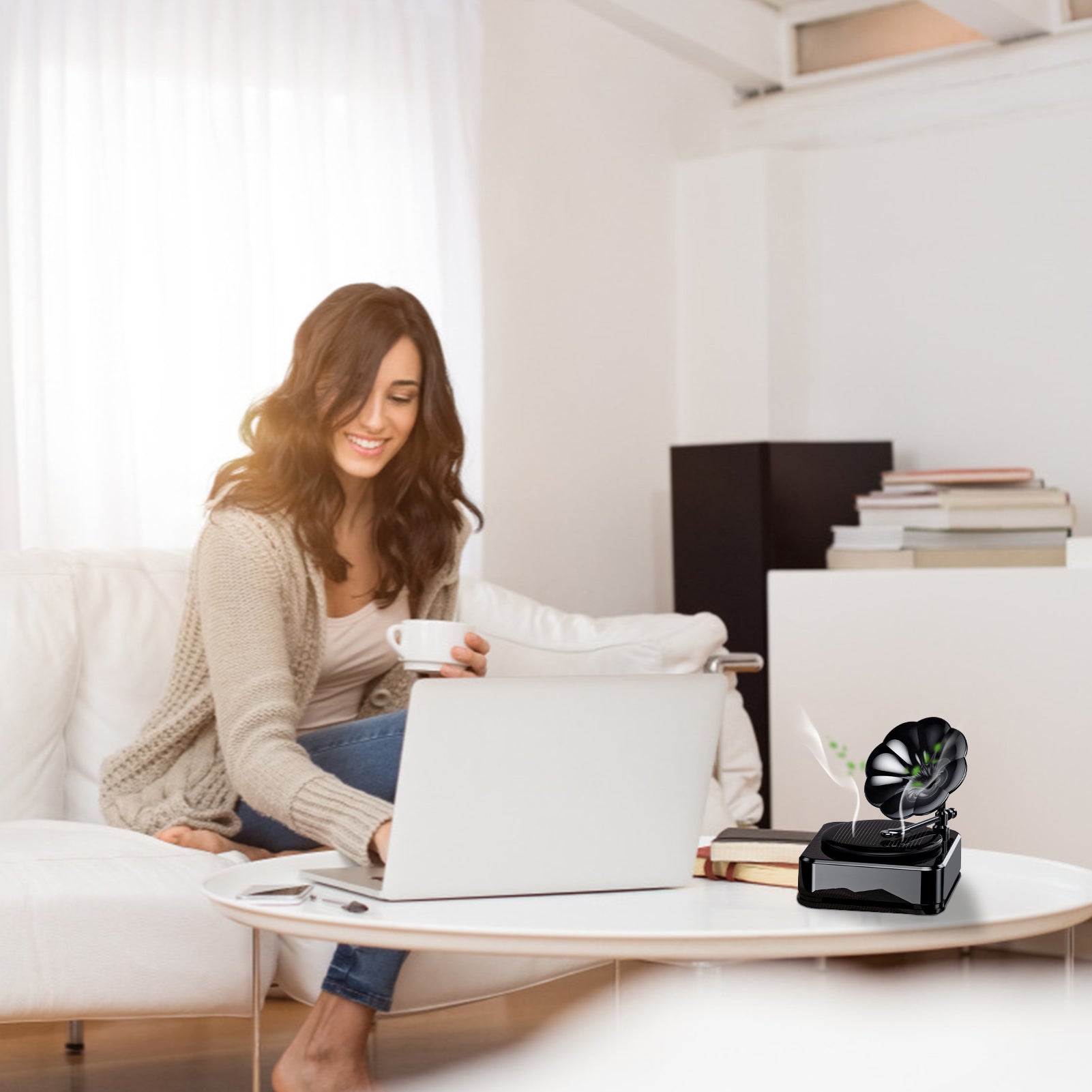 Sarah Express Solar Powered Car Aromatherapy Diffuser - Retro Record Player Design Car Air Freshener