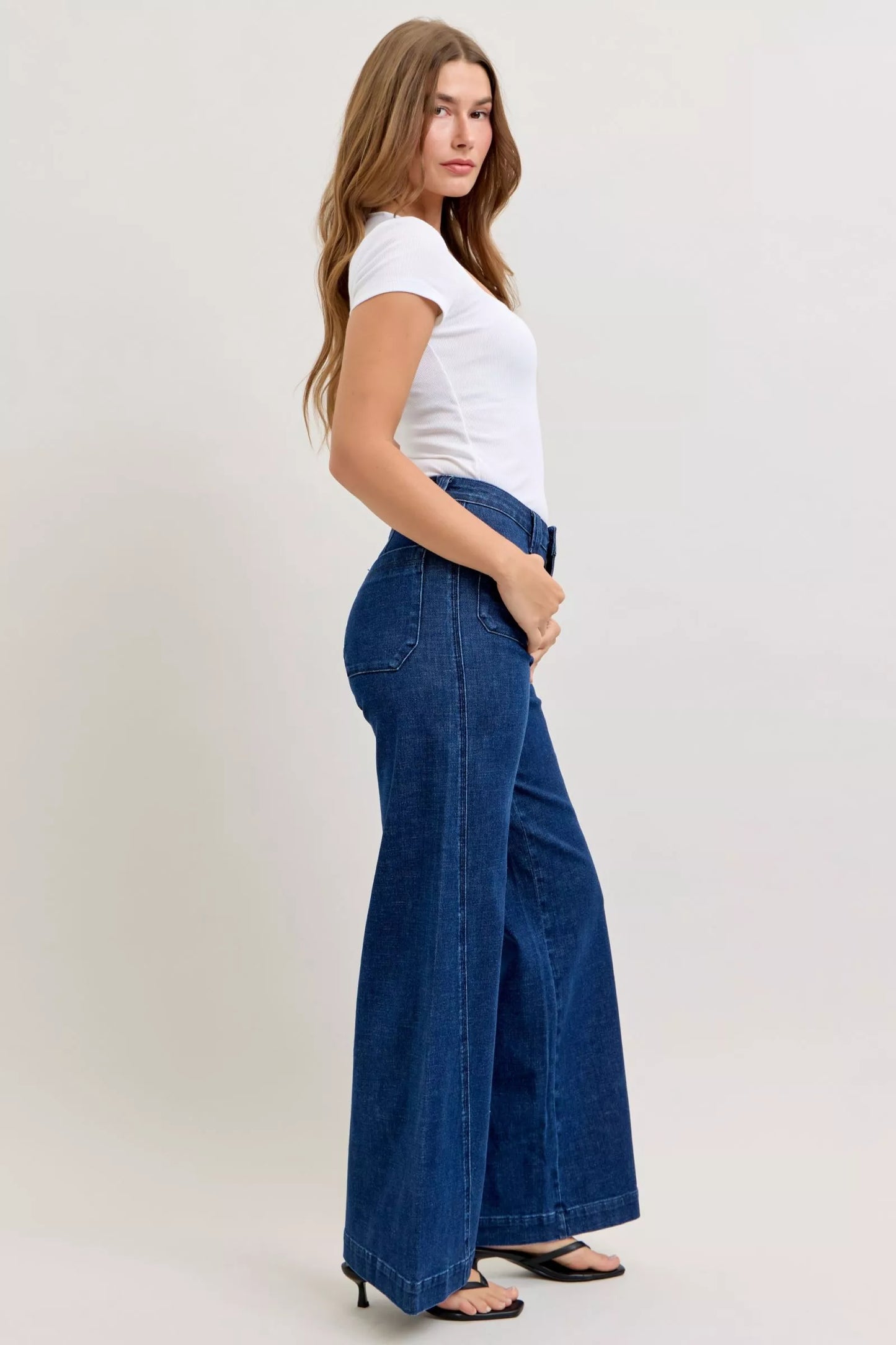 Sarah Express Women's High-Waisted Retro Wide Leg Jeans with Patch Pockets