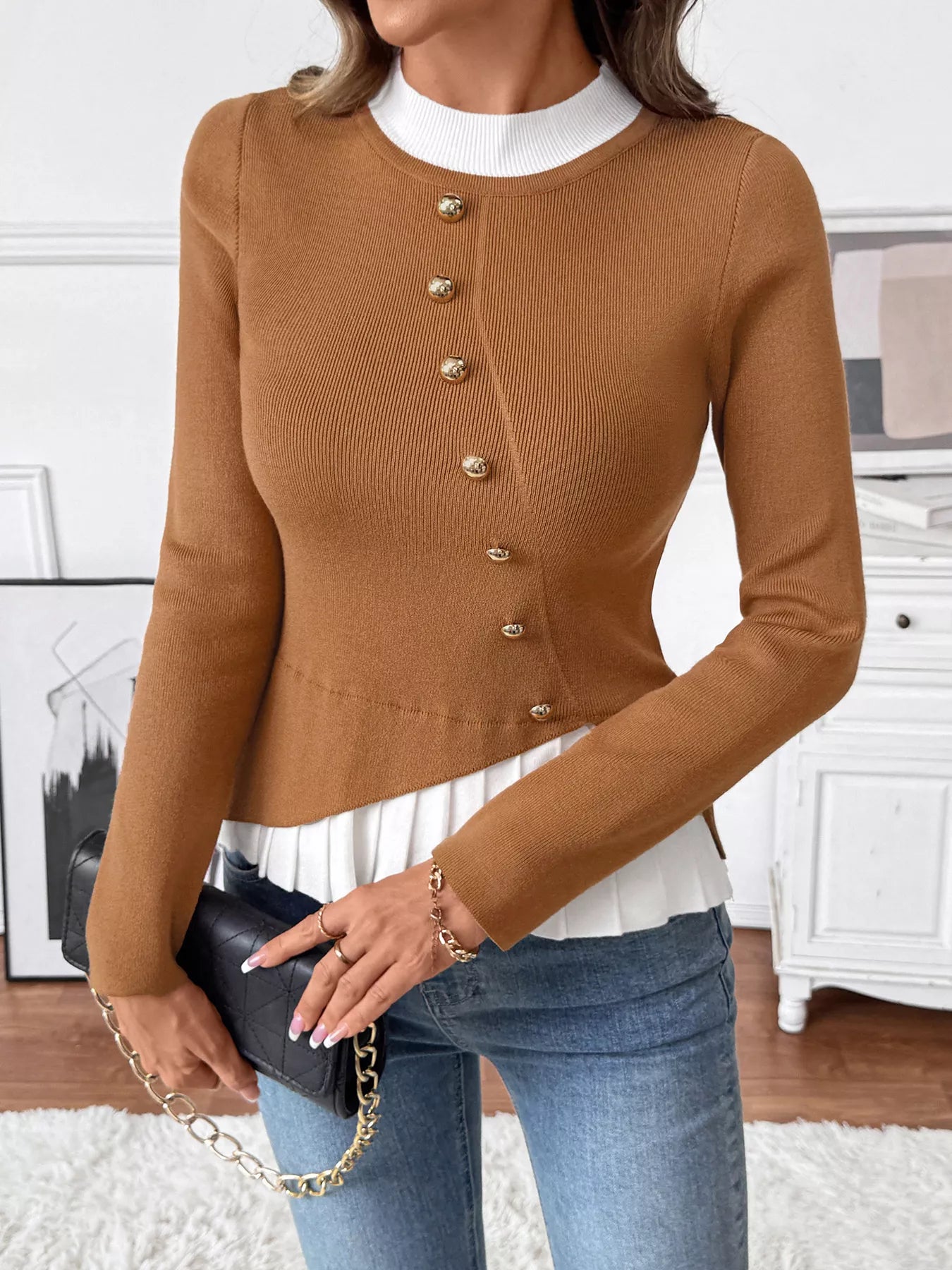 Sarah Express Women's Decor Button Contrast Hem Knit Top