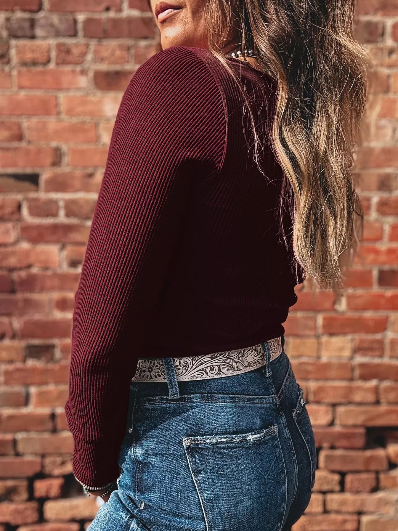 Sarah Express Women's Ribbed Knit Long Sleeve Fitted T-Shirt