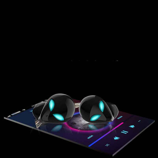 Sarah Express Starman Alien Design Bluetooth 5.0 Wireless Earbuds LED Charging Case