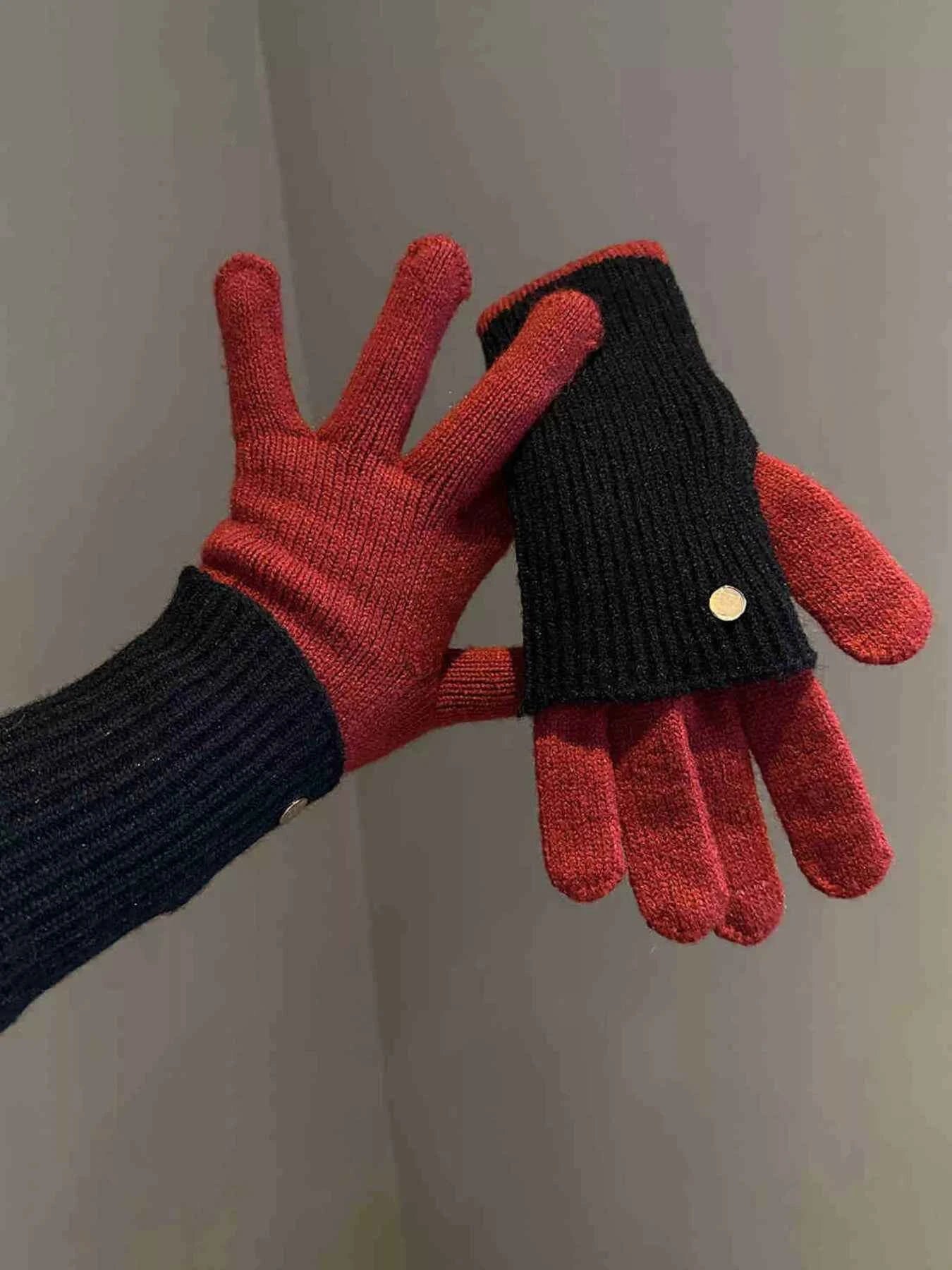 Sarah Express Women's Two-Tone Knitted Gloves - Warm Winter Gloves Red ONESIZE
