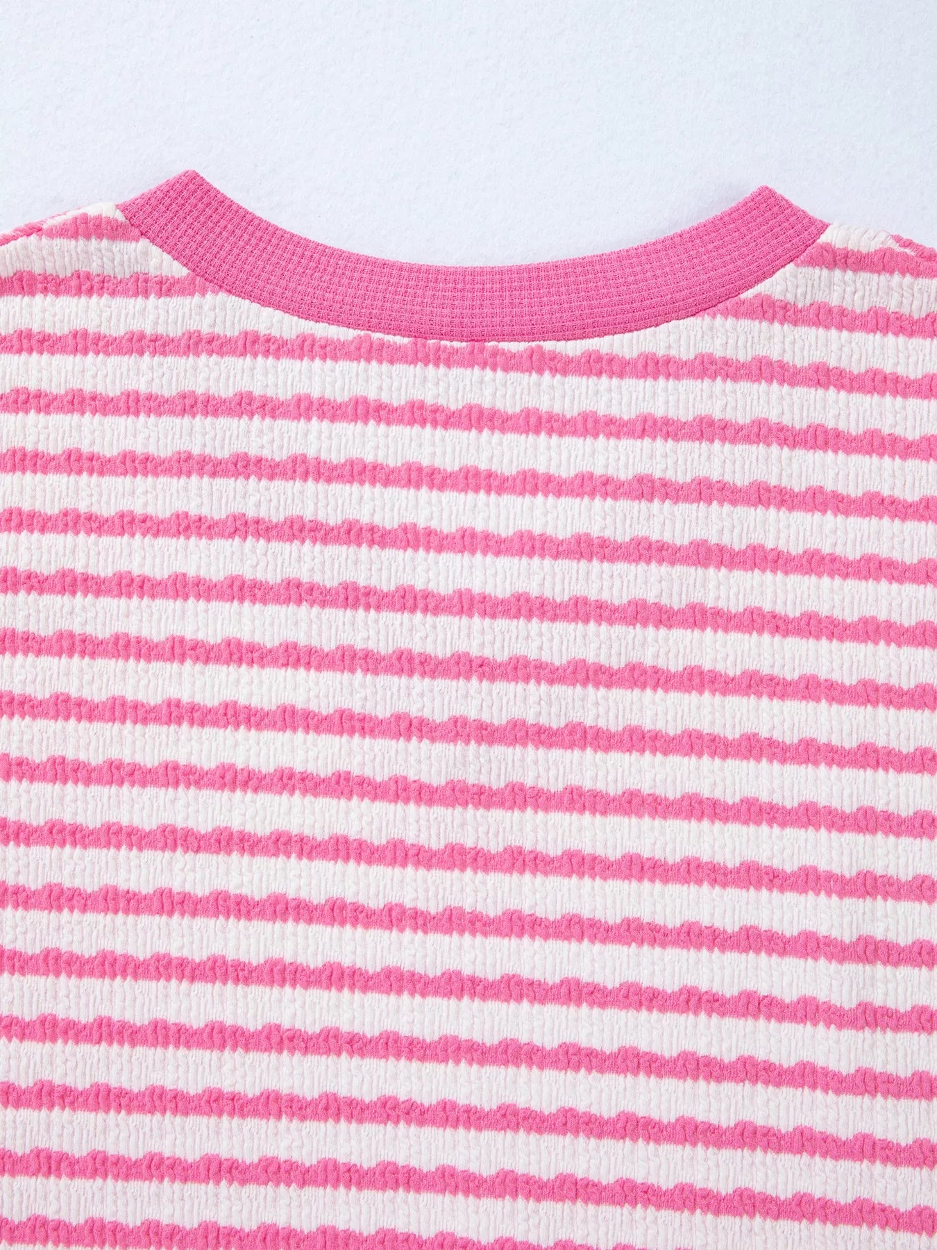 Sarah Express Women's Stripe Textured Knit V-Neck Short Sleeve Top - Contrast Trim Casual Tee