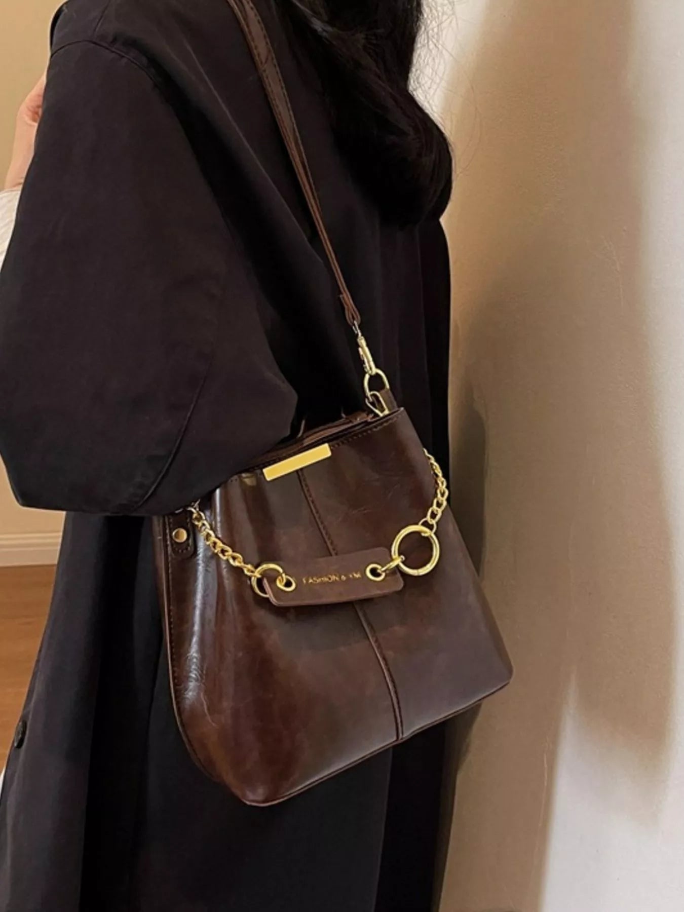 Sarah Express Women's Chain Decor Crossbody Bag - Medium PU Leather Shoulder Purse