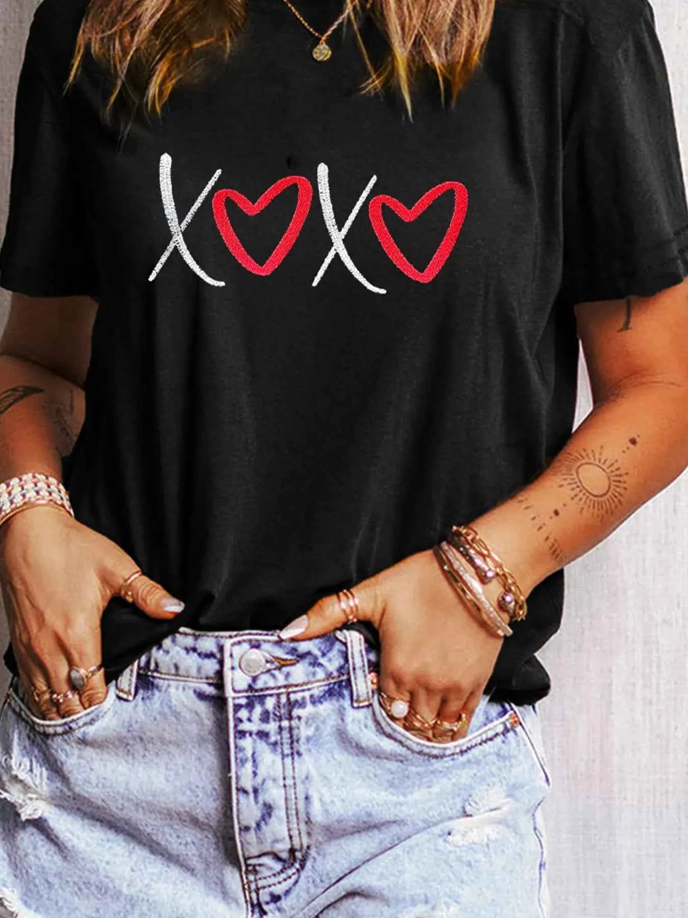 Sarah Express Women's Heart Embroidered Tee - XOXO Valentine's Graphic T-Shirt Black