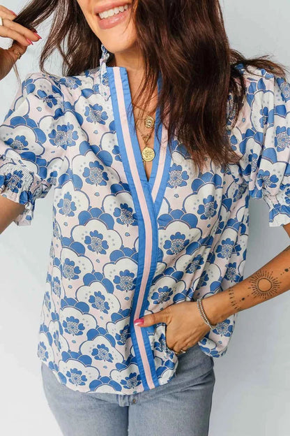 Sarah Express Women's Floral Print V-Neck Blouse Short Sleeve Contrast Trim Top