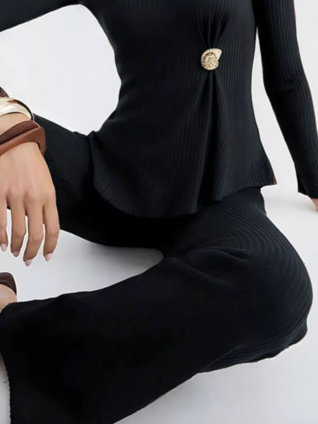 Sarah Express Women's Ribbed Knit Round Neck Top and Pants Sweater Set