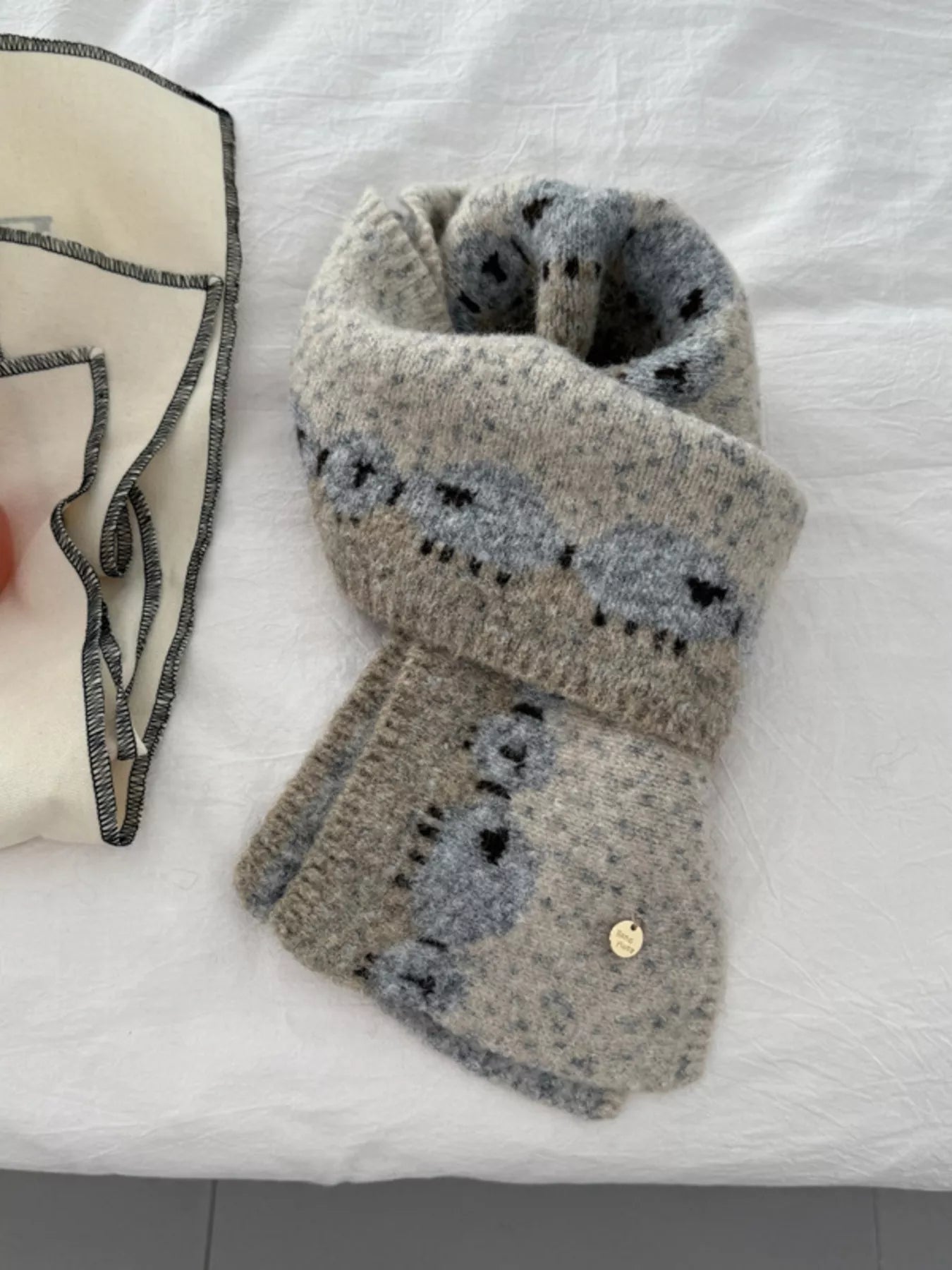 Sarah Express Women's Sheep Pattern Knitted Scarf Khaki ONESIZE