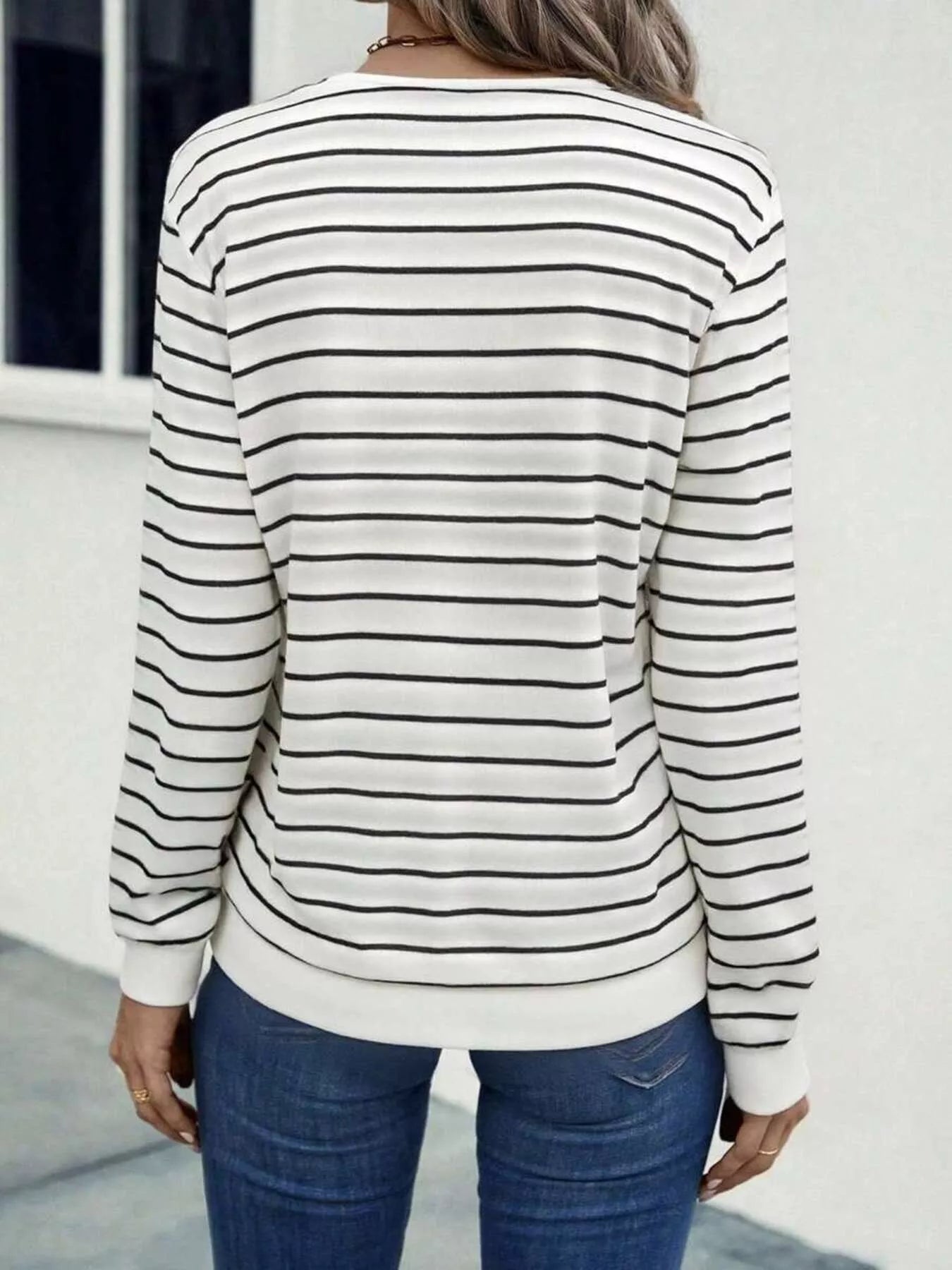 Sarah Express Women's Striped V-Neck Long Sleeve T-Shirt
