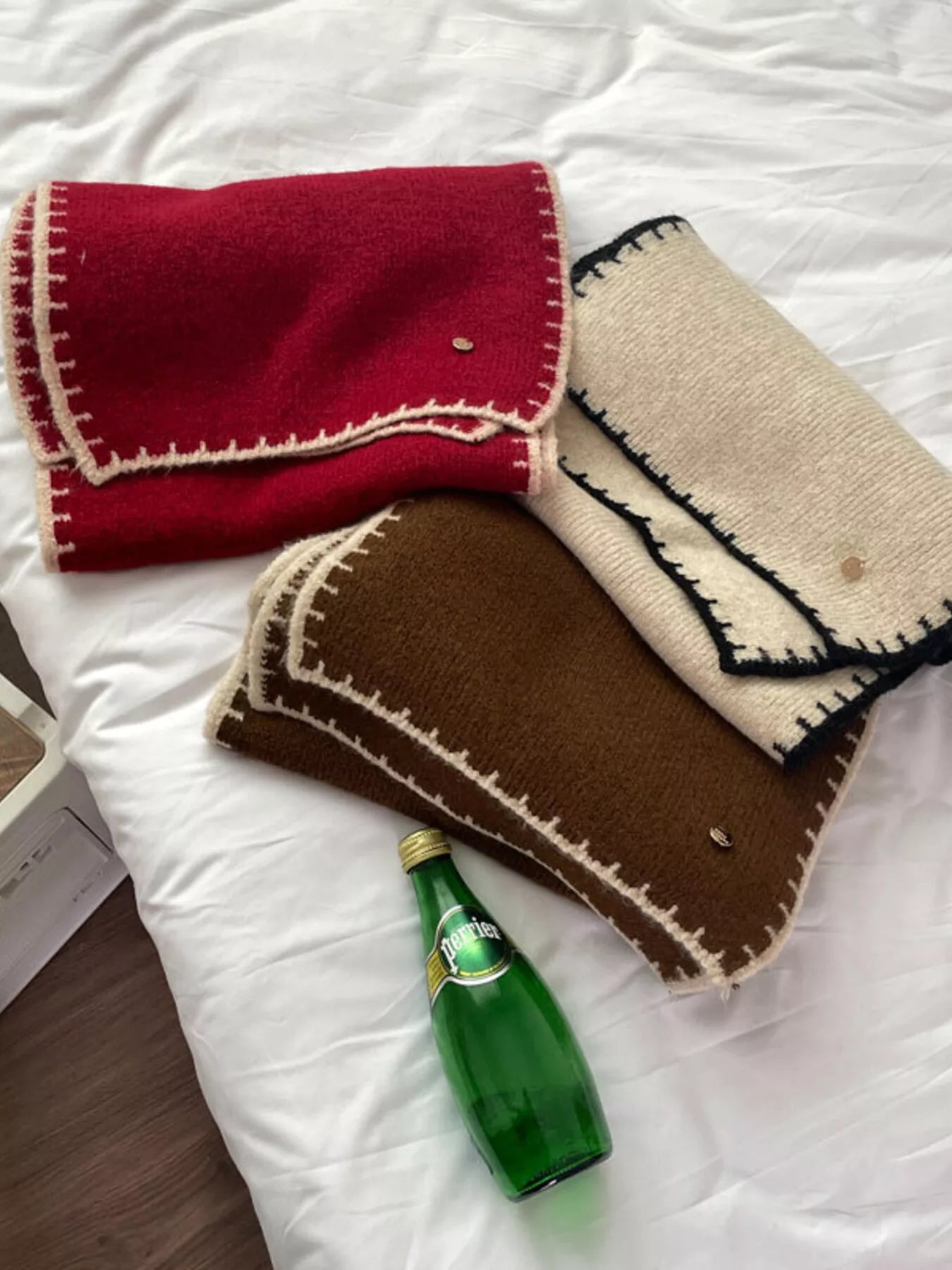 Sarah Express Women's Contrast Trim Knit Scarf