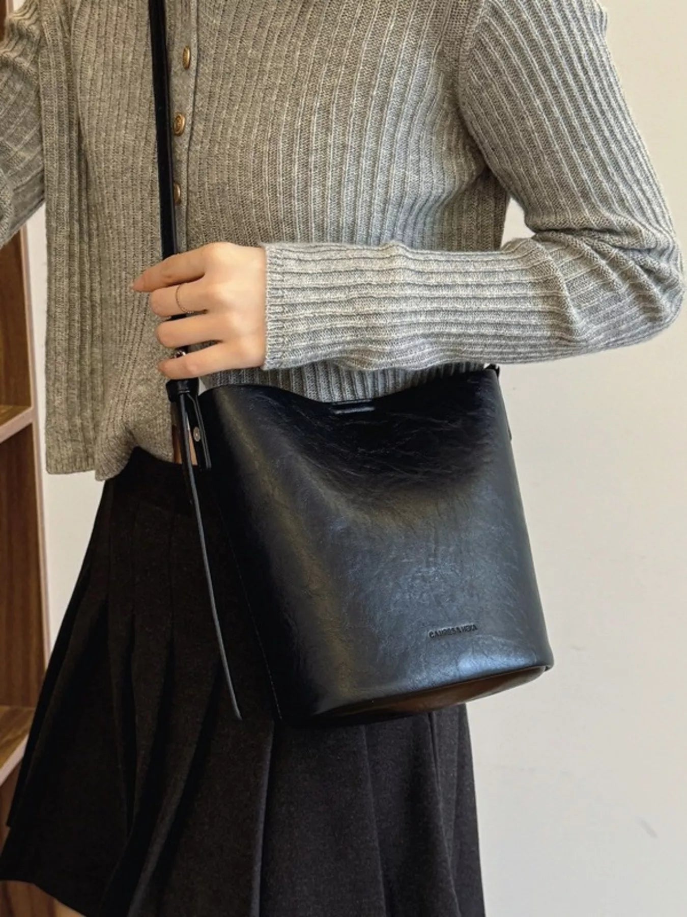 Sarah Express Women's Vintage Style Bucket Crossbody Bag