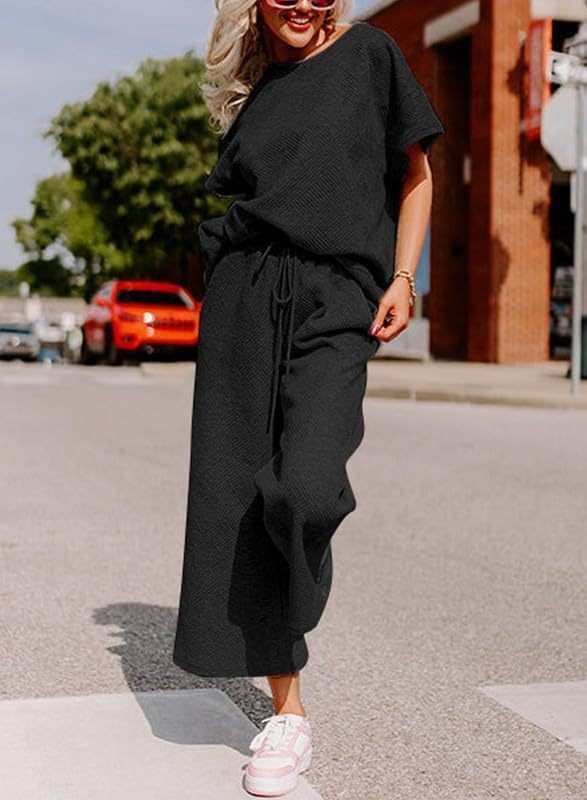 Sarah Express Women's Textured Short Sleeve Top and Pants Two-Piece Casual Set