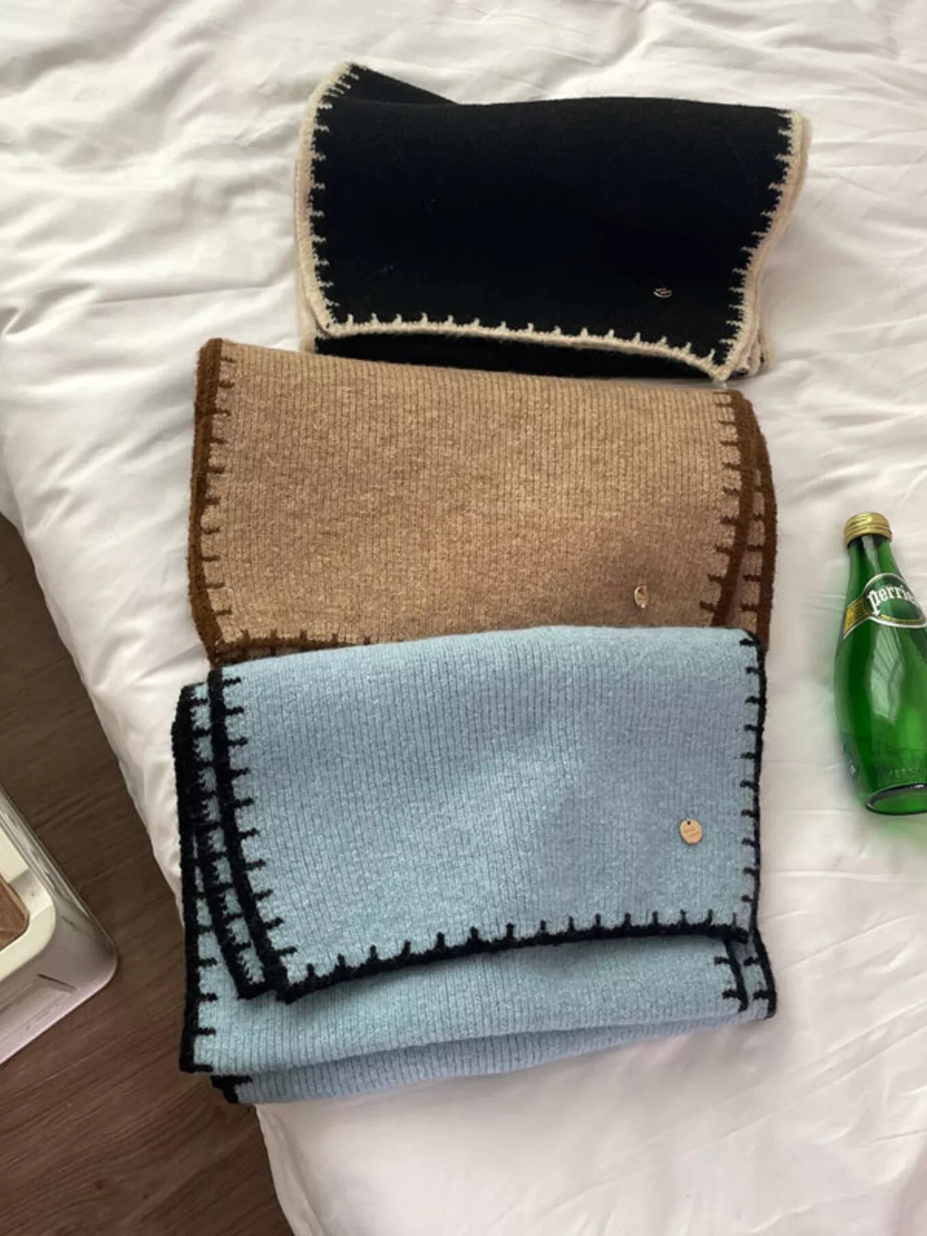 Sarah Express Women's Contrast Trim Knit Scarf