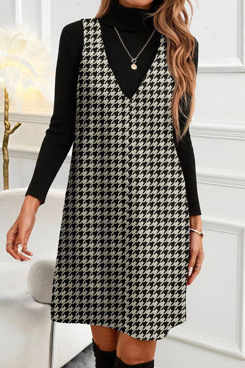 Sarah Express Women's Houndstooth V-Neck Sleeveless Mini Dress