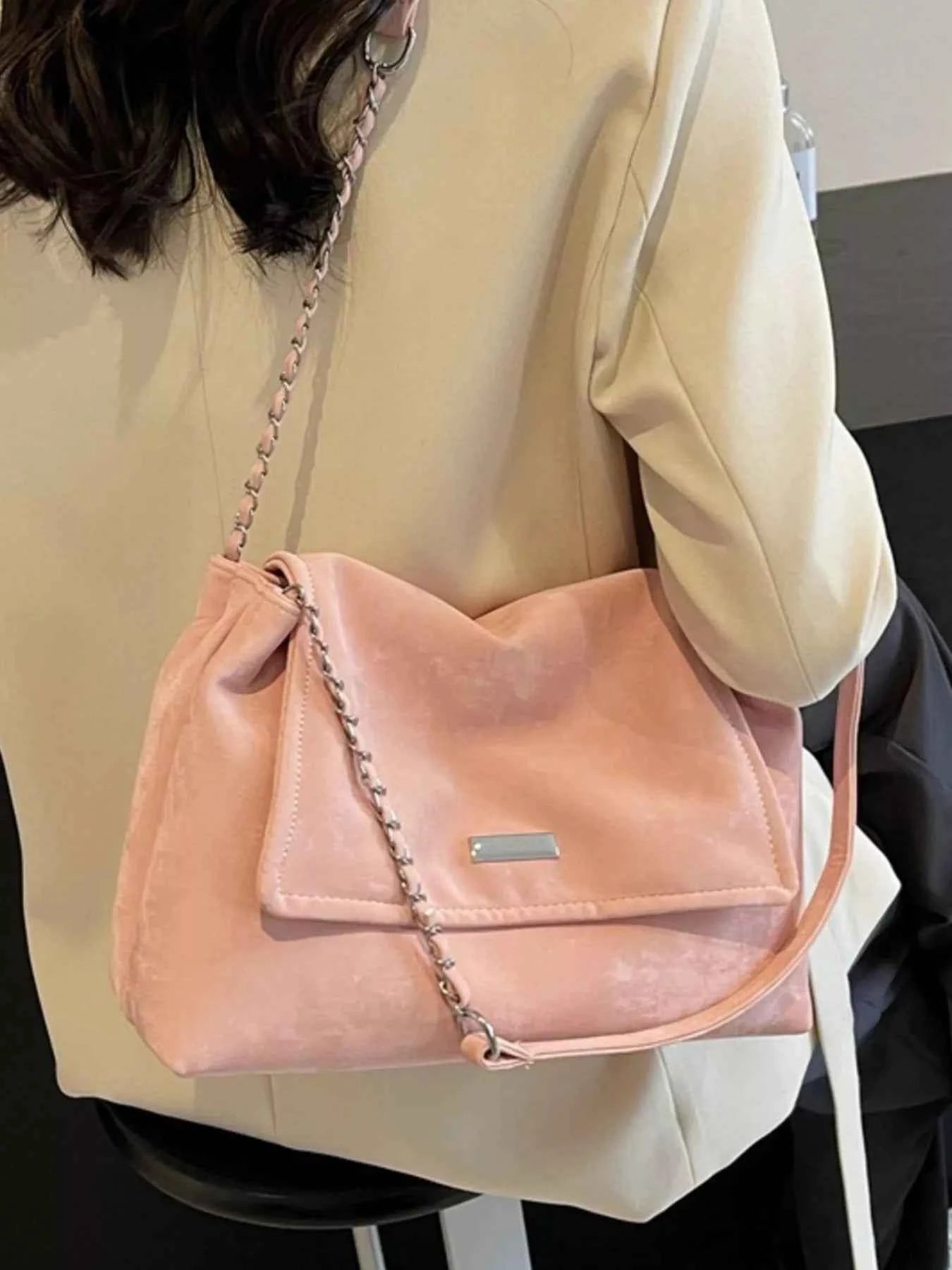 Chain Strap Shoulder Bag