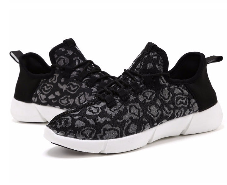 Sarah Express LED Light Up Sneakers USB Rechargeable Fiber Optic Glowing Shoes Black