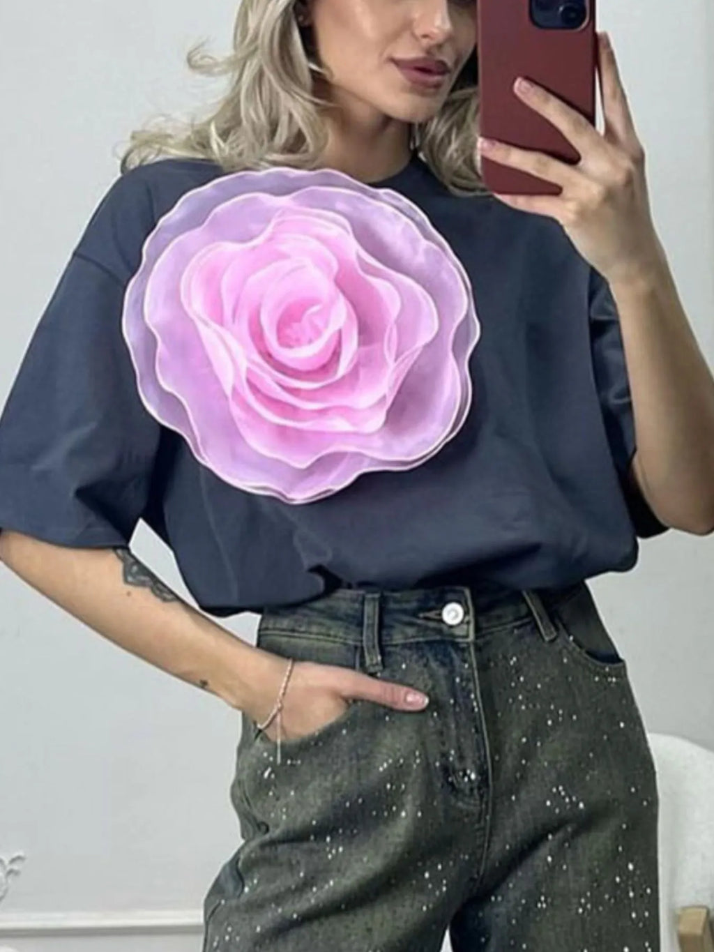 Sarah Express Women's Flower Applique Round Neck Short Sleeve T-Shirt