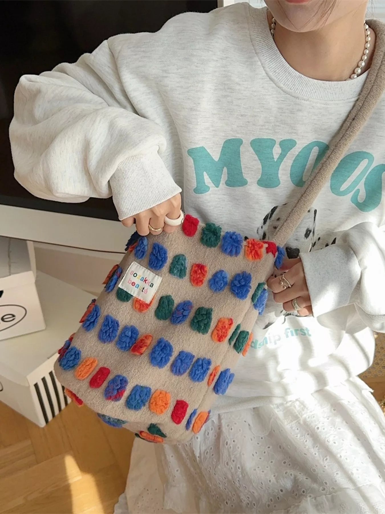 Sarah Express Women's Colorful Pom-Pom Plush Crossbody Bag Color Plush Bucket ONESIZE