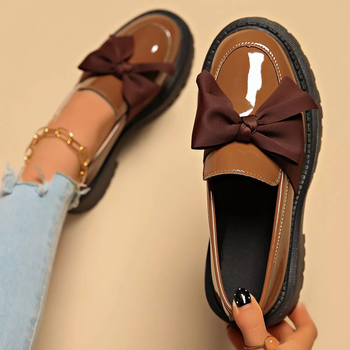 Sarah Express Women's Bow Decor Round Toe Loafers