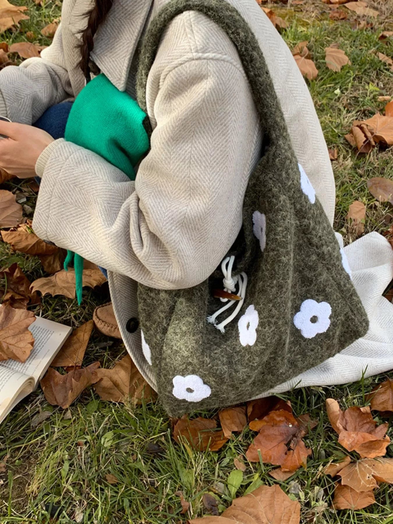 Sarah Express Women's Floral Applique Handbag Dark Green ONESIZE