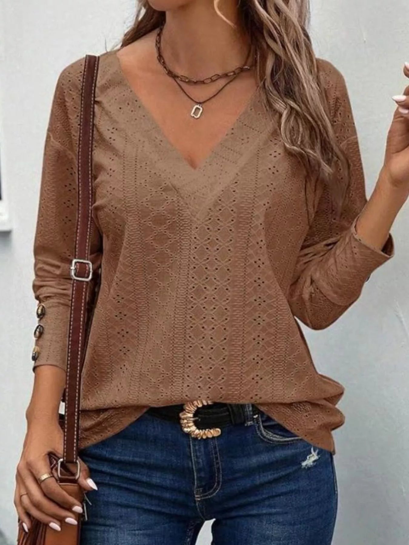 Sarah Express Women's Eyelet V-Neck Long Sleeve T-Shirt Taupe