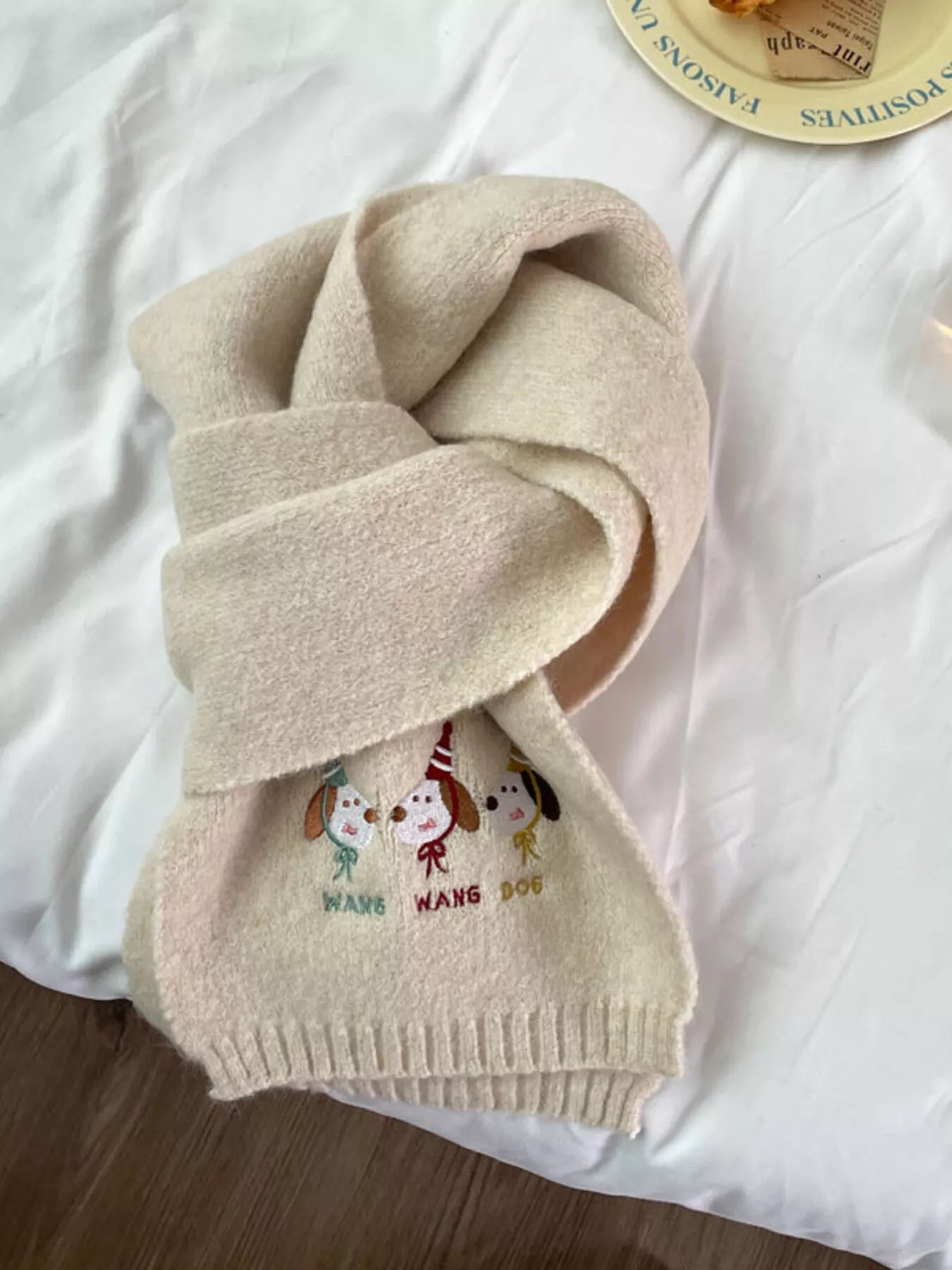Sarah Express Women's Embroidered Dog Plush Scarf Off-white ONESIZE