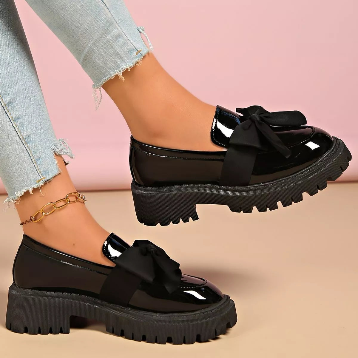 Sarah Express Women's Bow Decor Round Toe Loafers Black