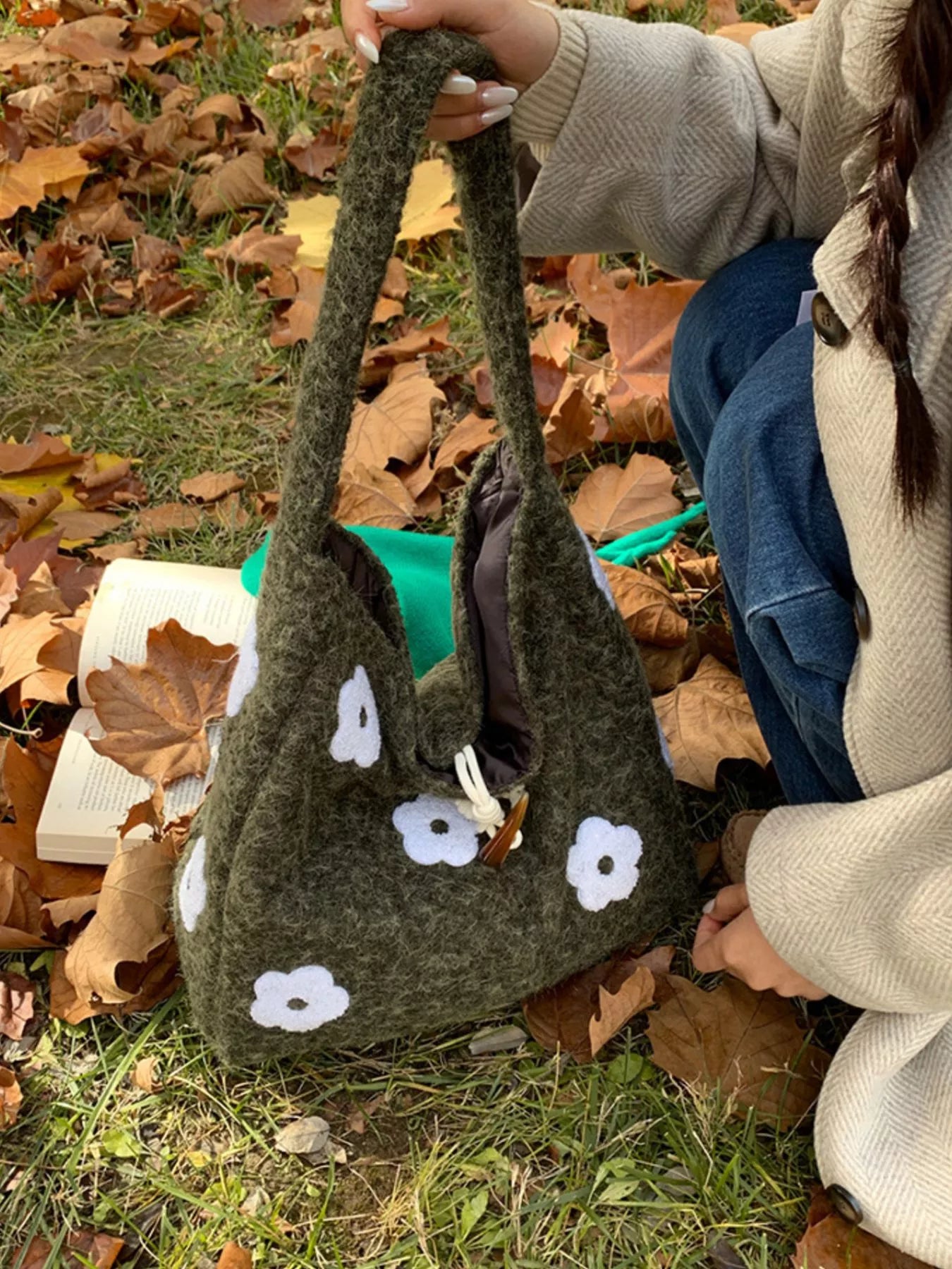 Sarah Express Women's Floral Applique Handbag