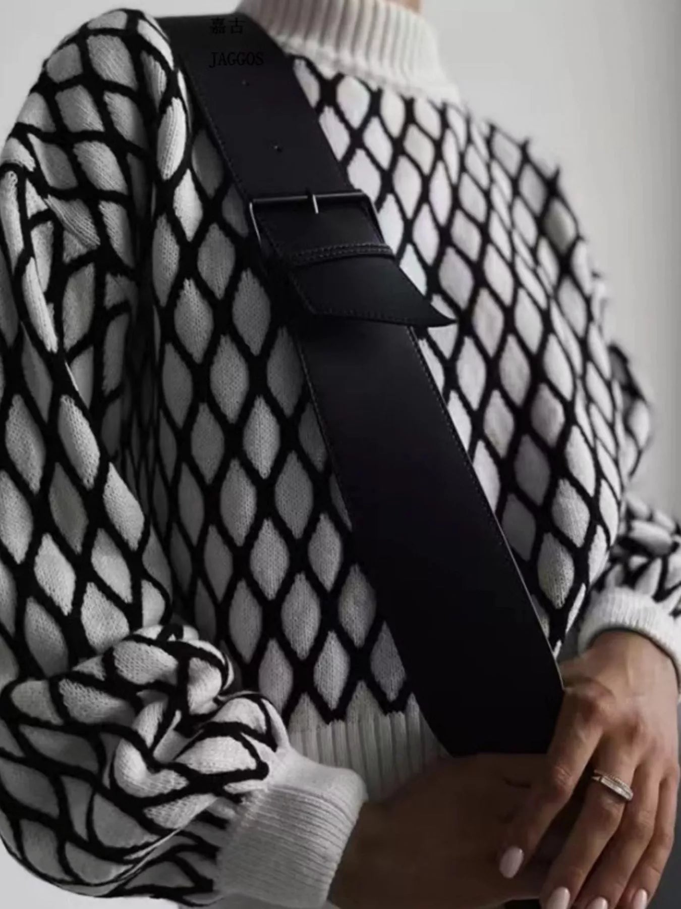 Sarah Express Women's Geometric Pattern Turtleneck Sweater Black