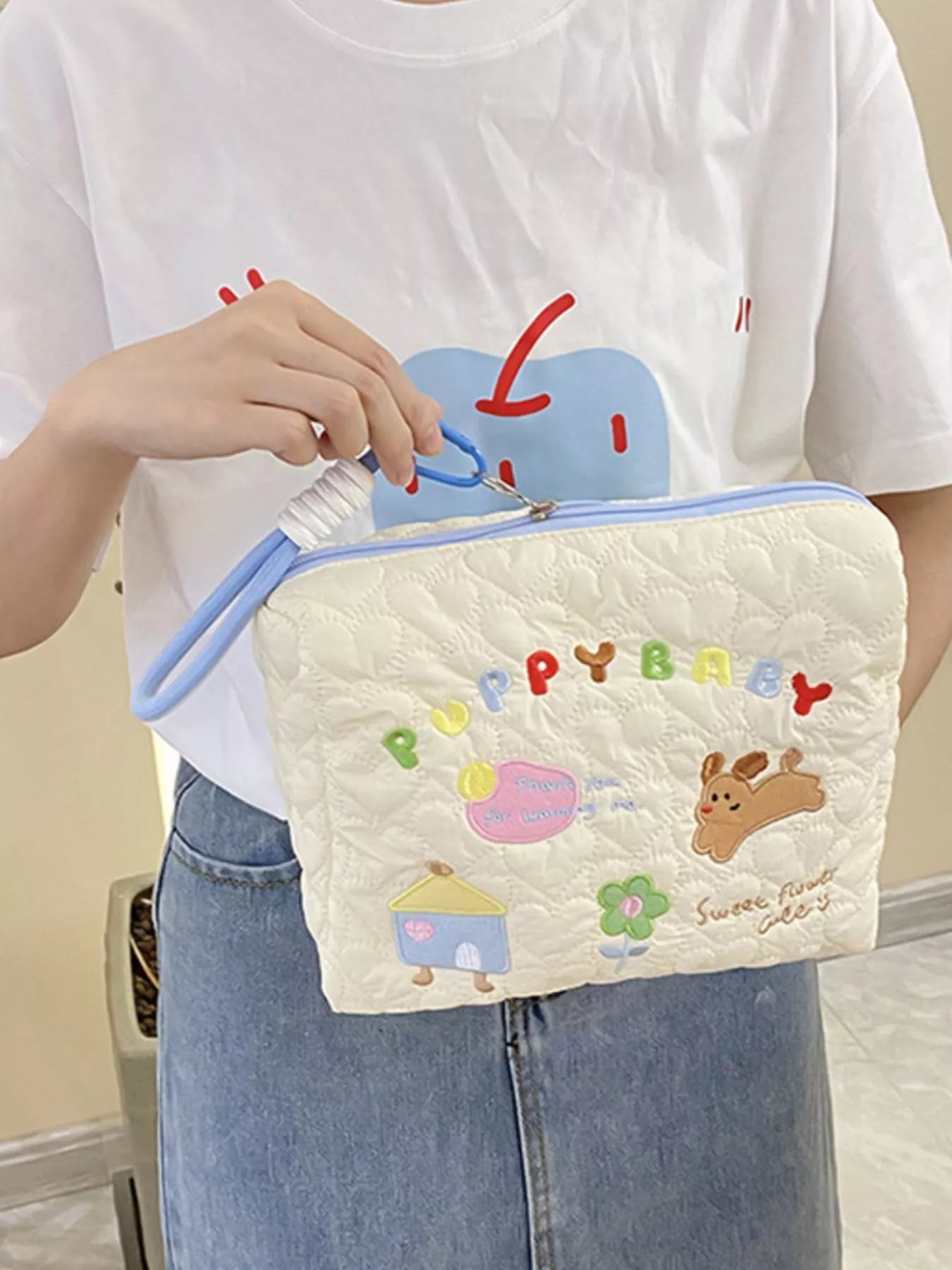 Sarah Express Women's Cartoon Embroidered Quilted Clutch