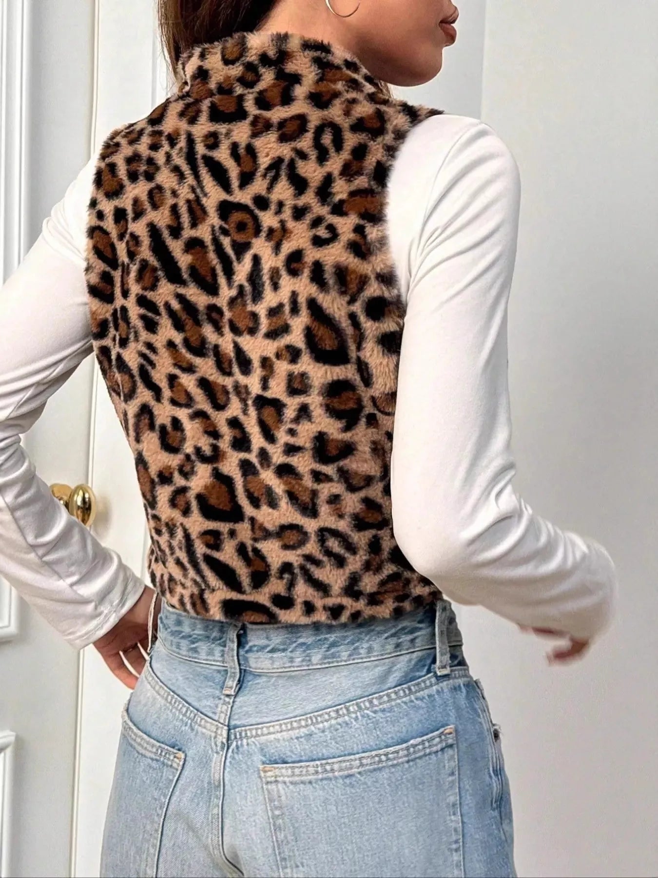 Sarah Express Women's Leopard Zip Up Faux Fur Cropped Vest Coat