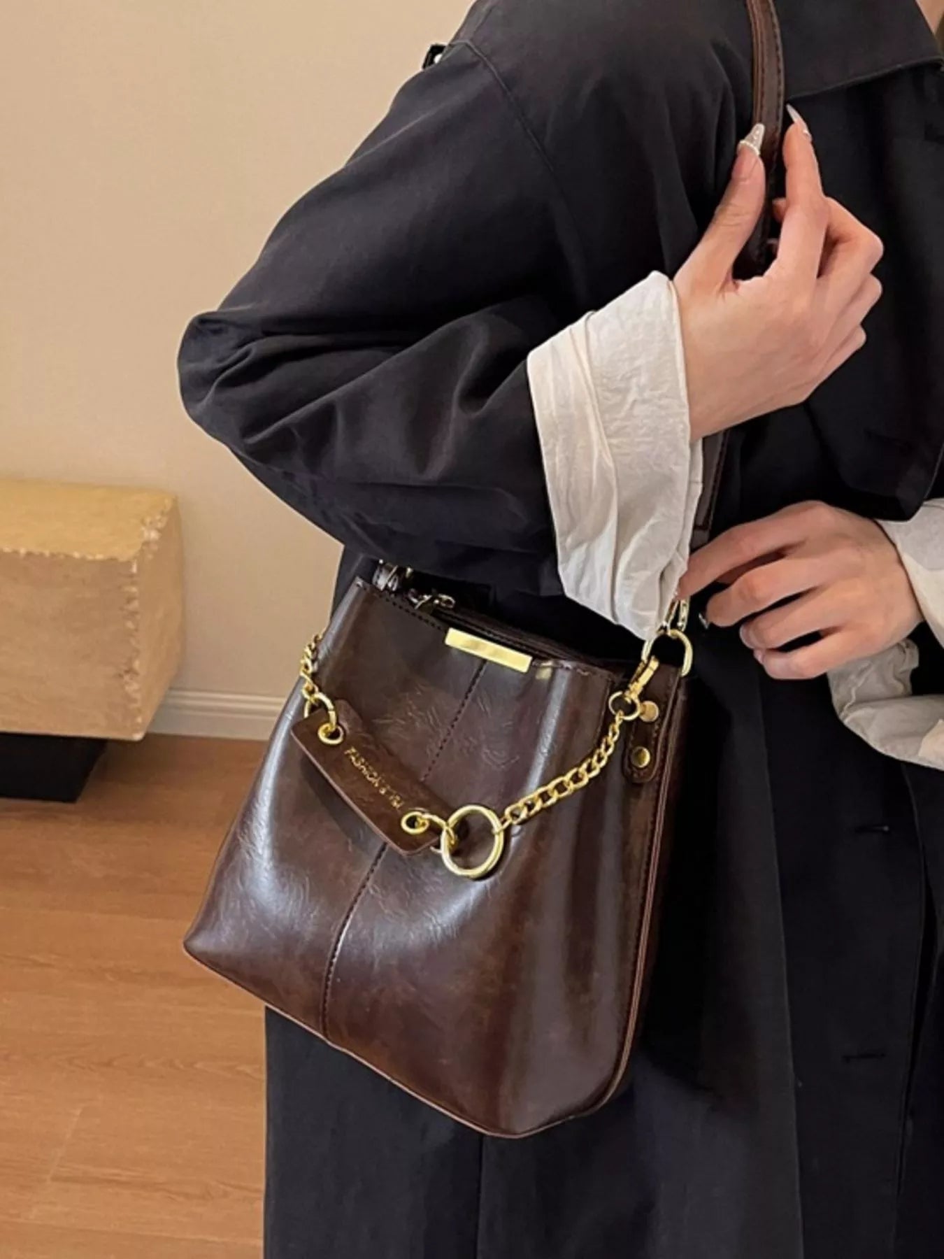 Sarah Express Women's Chain Decor Crossbody Bag - Medium PU Leather Shoulder Purse