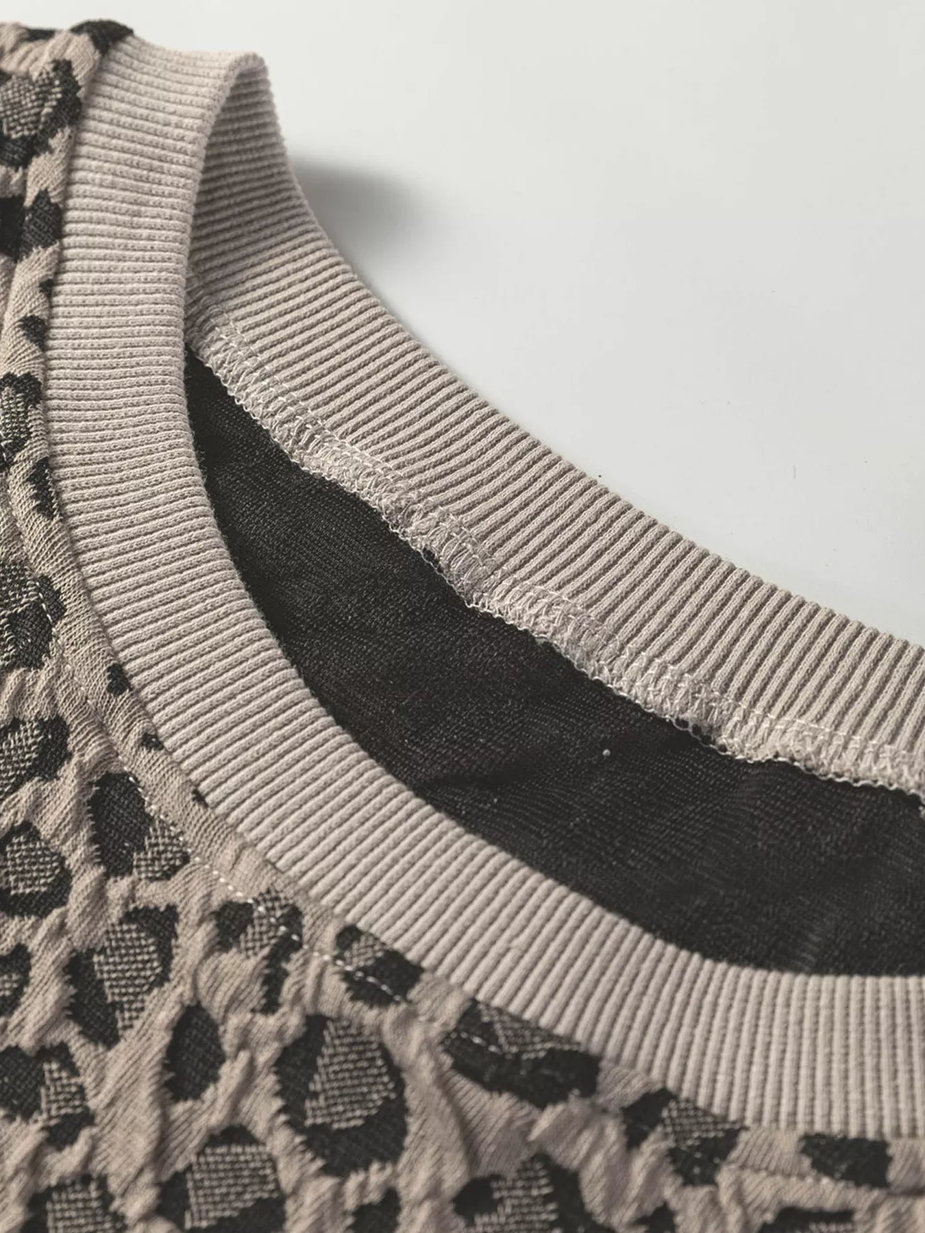 Sarah Express Women's Textured Leopard Print Crew Neck Short Sleeve Top