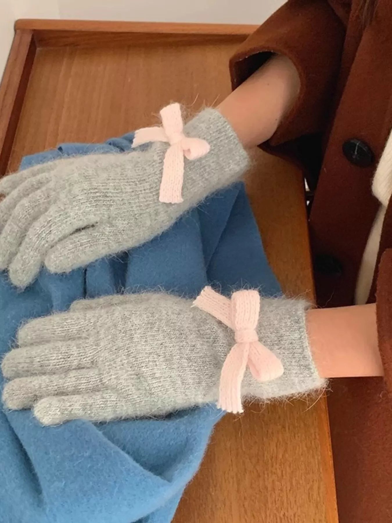 Sarah Express Women's Bow-Accent Knit Gloves - Cozy Winter Accessory