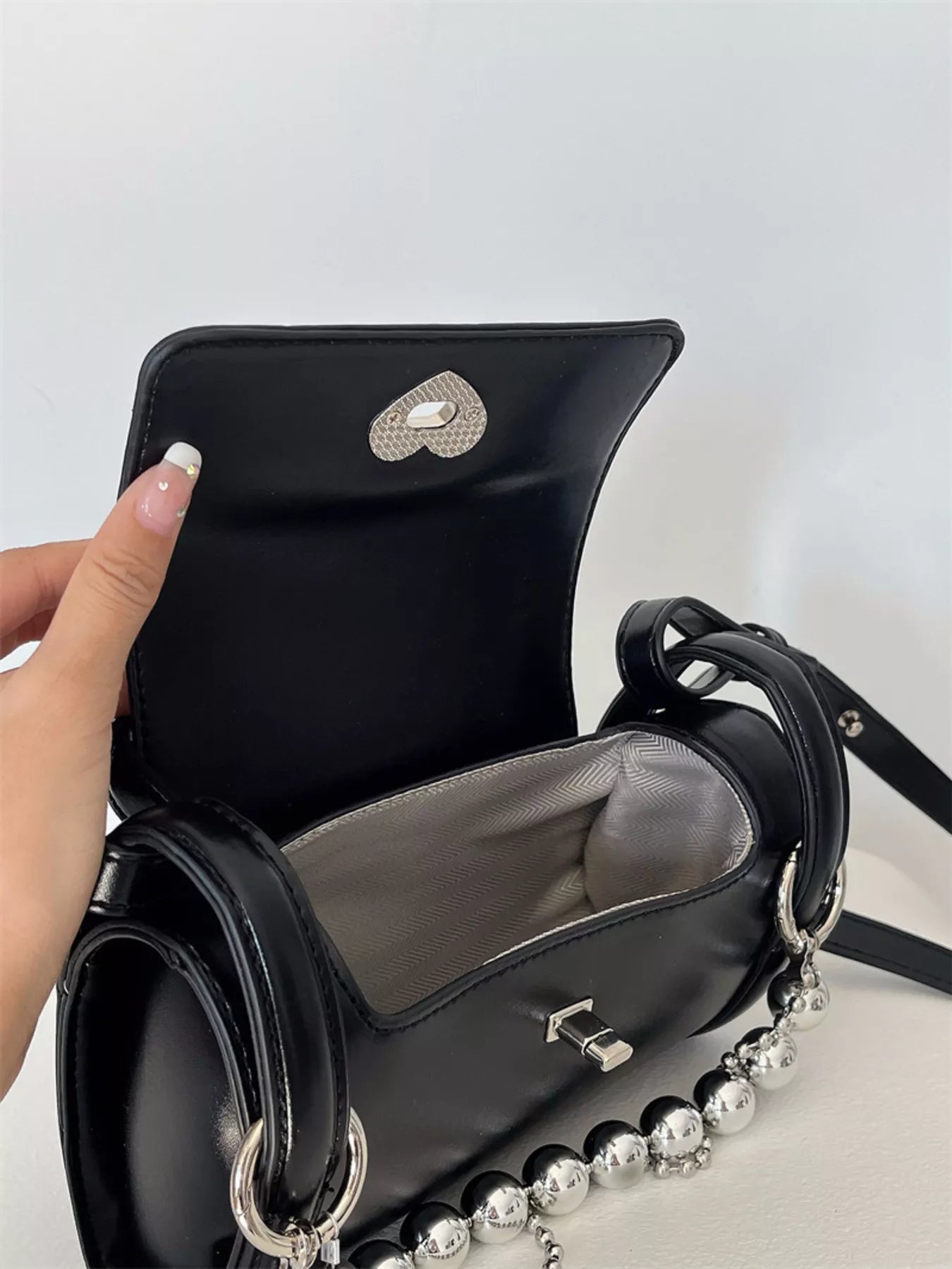 Sarah Express Women's Heart Headed Chain Decor Shoulder Bag