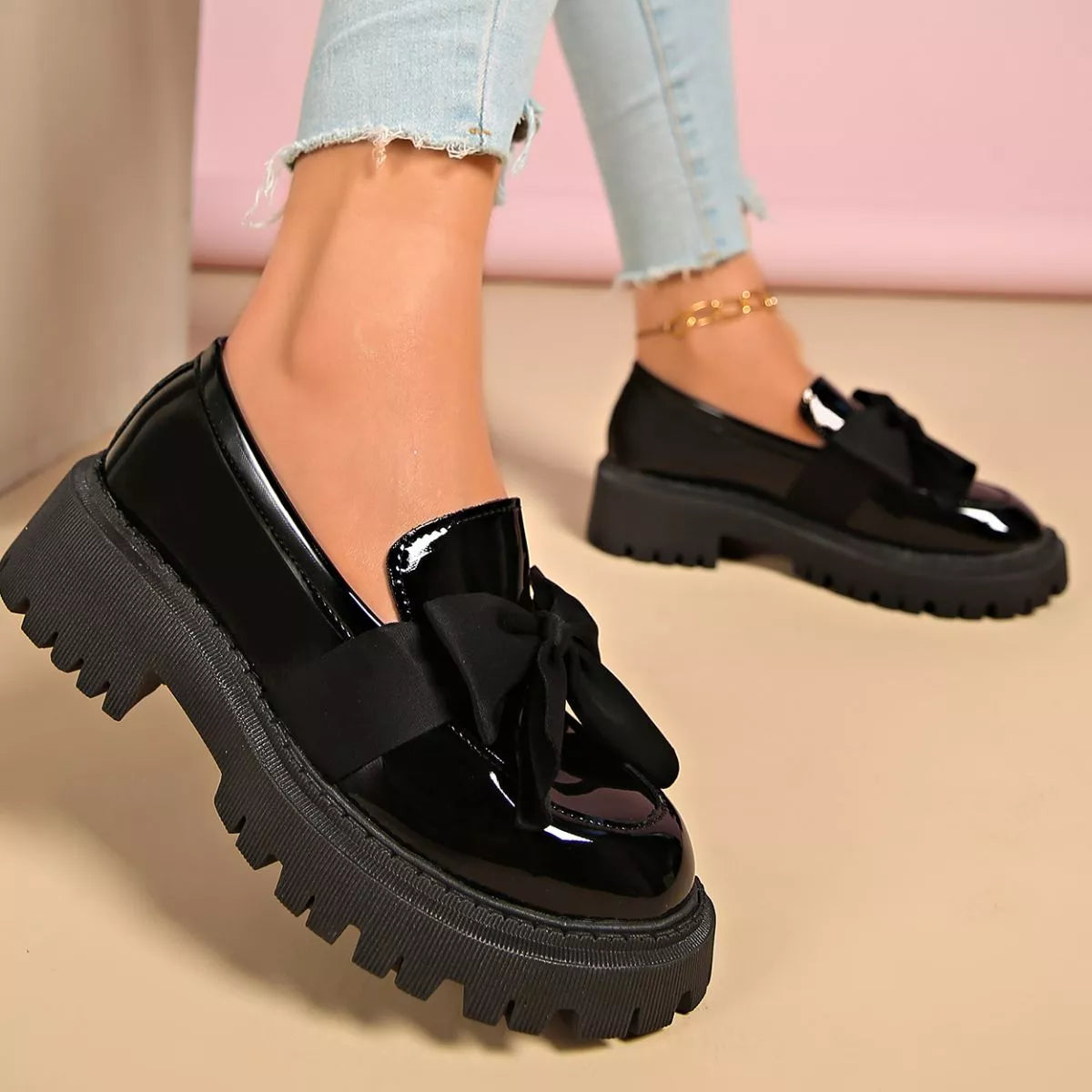 Sarah Express Women's Bow Decor Round Toe Loafers